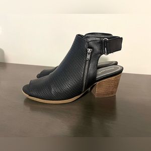 💖BareTraps Sz 7 Black “Ivey” Dress Shoes EUC